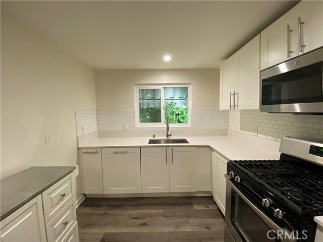 Building Photo - 208 S Park View St