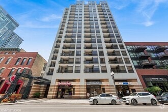 Building Photo - 1212 N Wells St