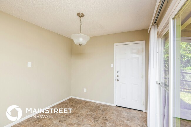 Foto del edificio - 6407 Woods Edge Dr