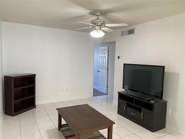 Foto del edificio - 340 NW 19th St