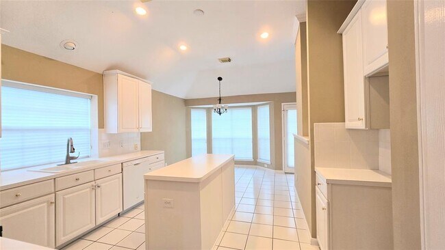 Building Photo - 1602 Summer Rain Dr