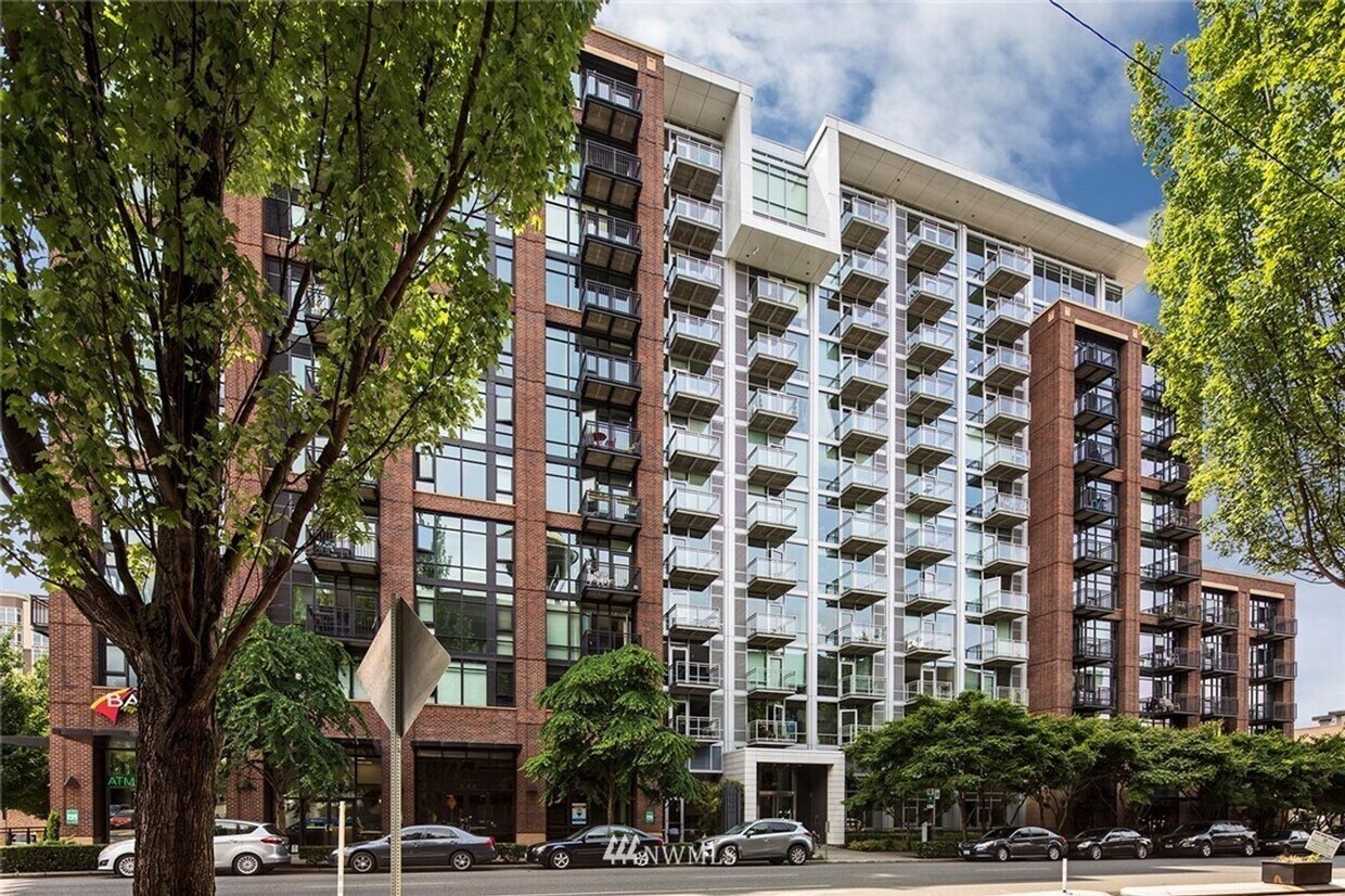 Primary Photo - Elegant Belltown Condo with Open Floor Pla...