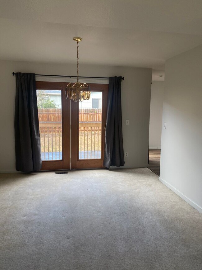 Photo - Awesome home on Hubbell for rent!