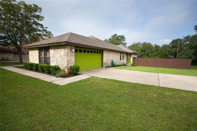 Foto del edificio - 309 Juniper Dr