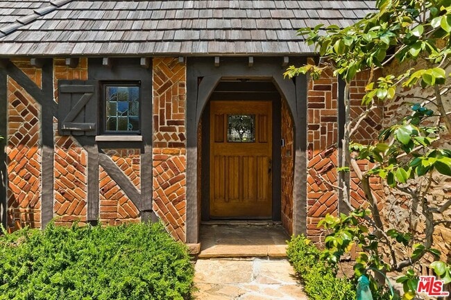 Building Photo - 13535 Lucca Dr