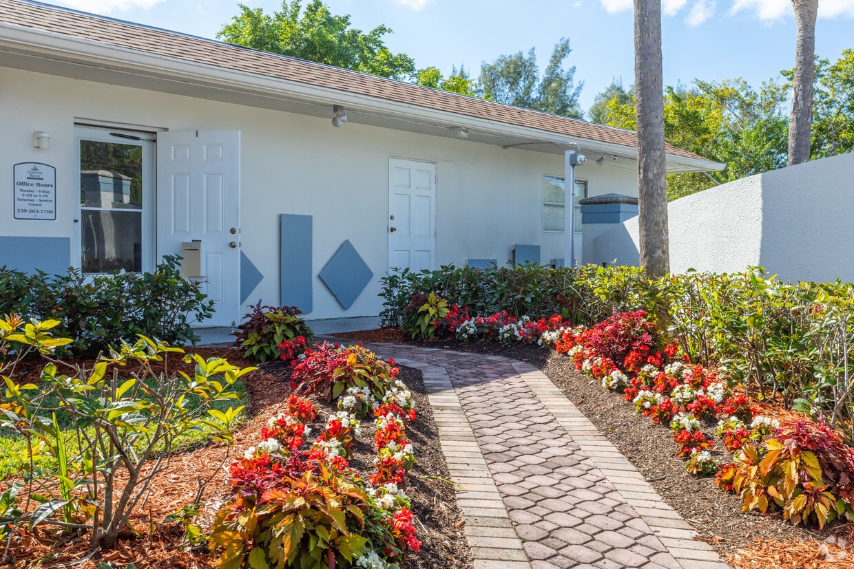 Stillwater Cove Apartments in Naples, FL