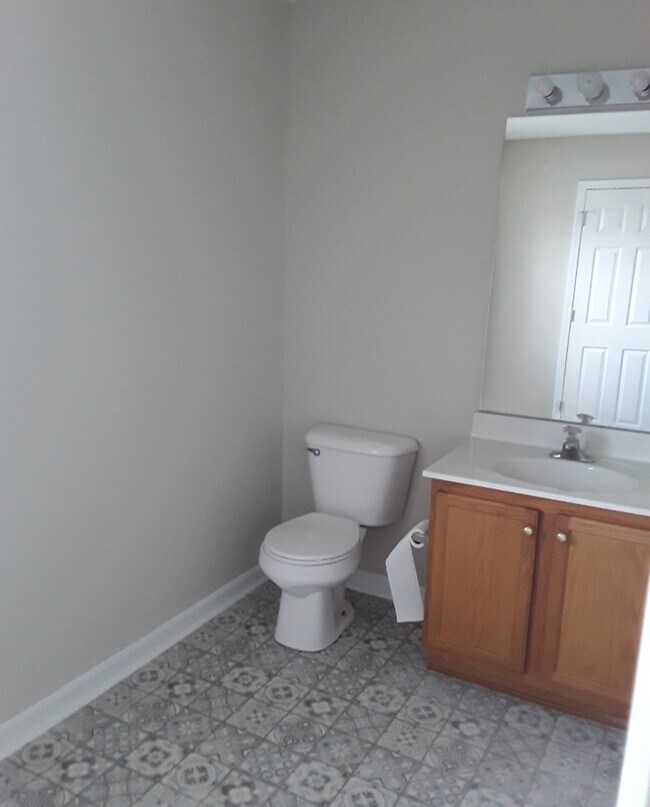Foto del edificio - 1156 Woodland Dr