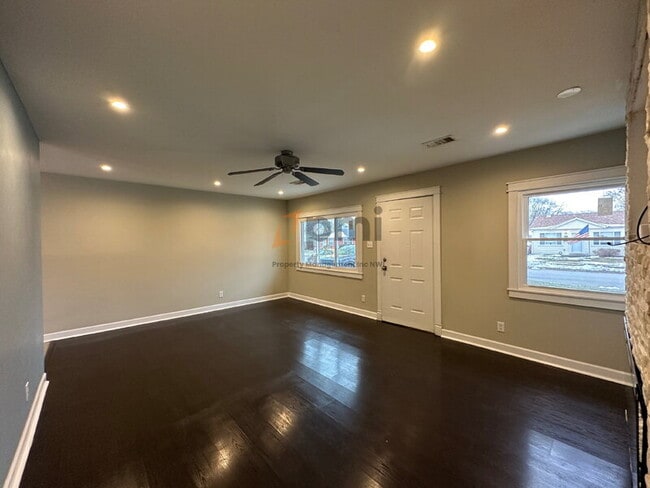 Building Photo - 7752 Beech Ave