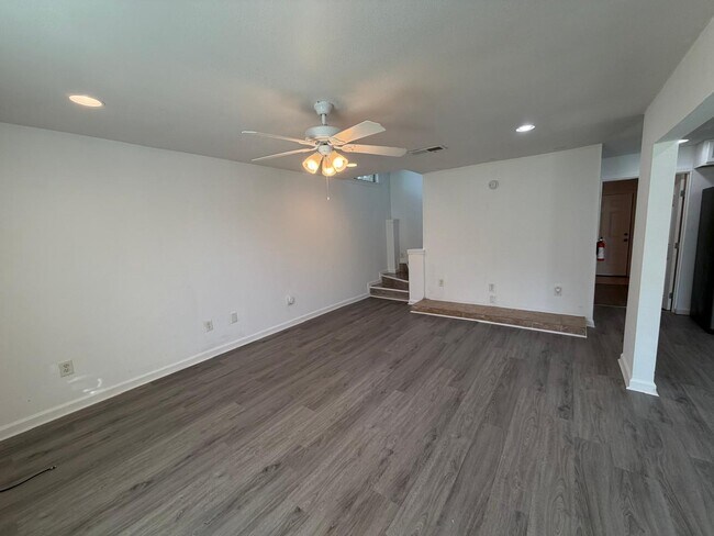 Building Photo - 415 S 23rd St