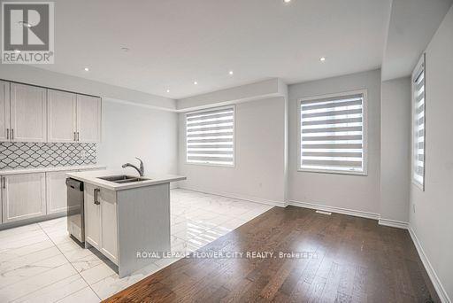 Building Photo - 37 Hashmi Pl