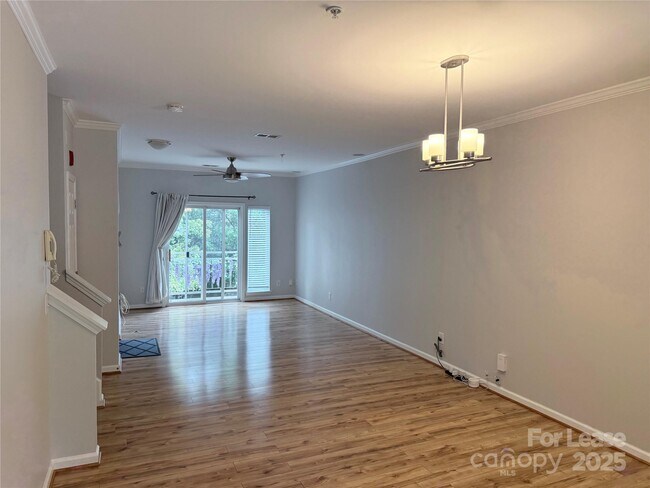 Foto del edificio - 3631 Warp Street