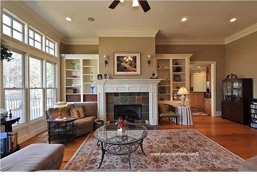 Building Photo - 920 Trinity Ct