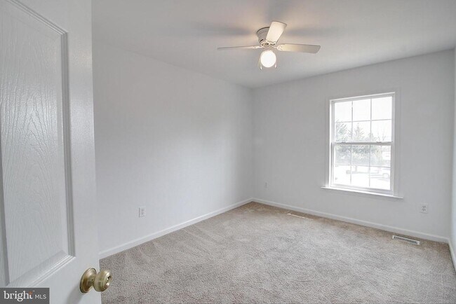 Building Photo - 3 Pleasant Acres Ct