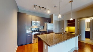 Interior Photo - Domain College Park