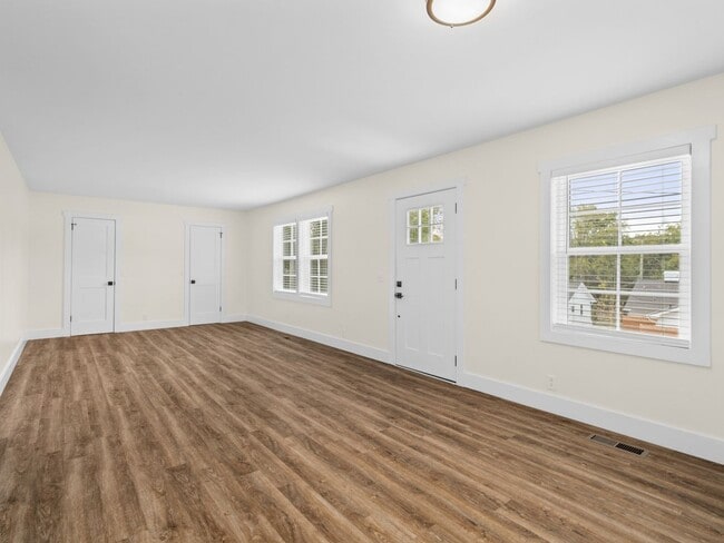 Foto del edificio - Newly Renovated 2/2 Townhome in Nashville