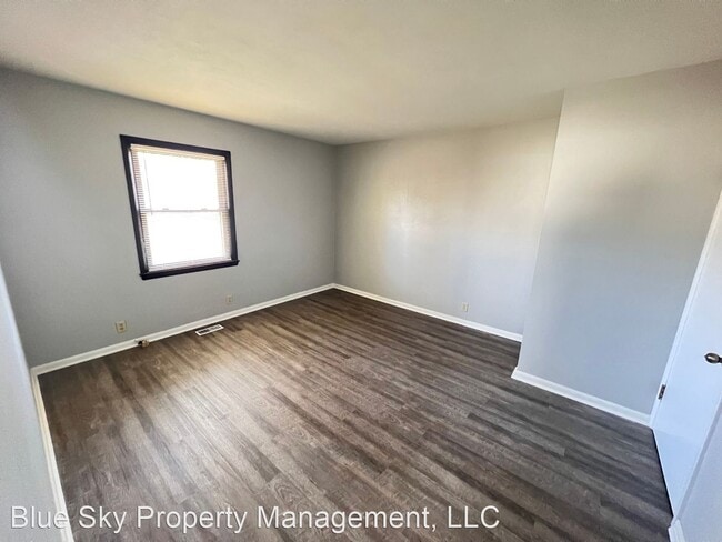 Building Photo - 2 br, 1 bath House - 301 W Waid Ave