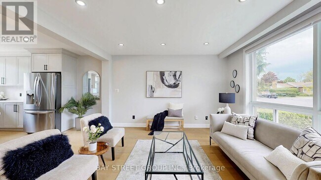 Photo du bâtiment - 4022 Bloor St W