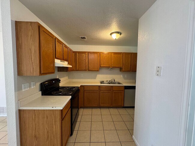 Foto del edificio - 2804 Leroy Cir