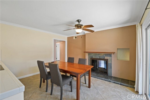 Foto del edificio - 1403 E Chalynn Ave