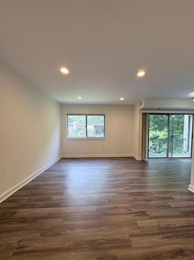 Building Photo - 12403 Braxfield Ct
