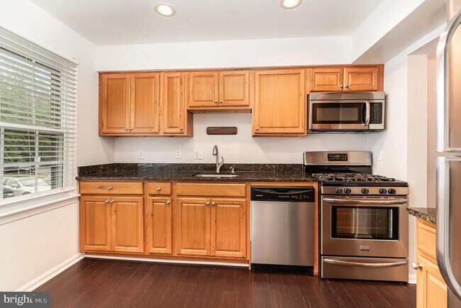 Foto del edificio - 2168 Mayflower Dr