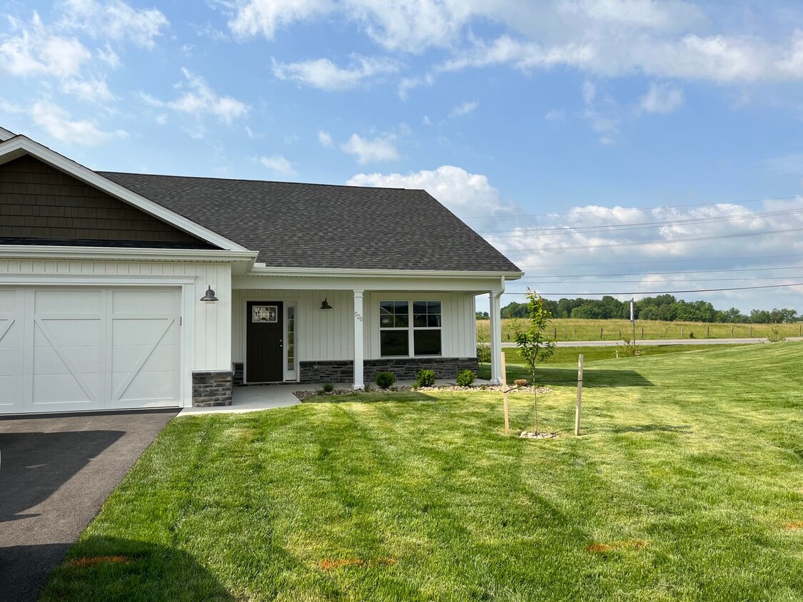 Foto principal - CARDINAL POINT DEVELOPMENT- Spring Mills Exit