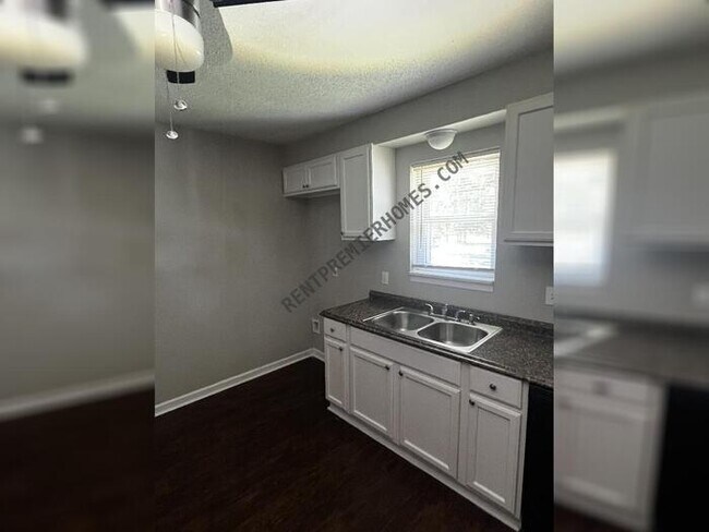 Foto del edificio - 111 Summer Shade Ln