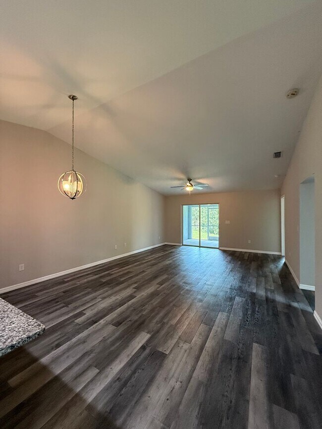 Foto del edificio - Duplex for Rent
