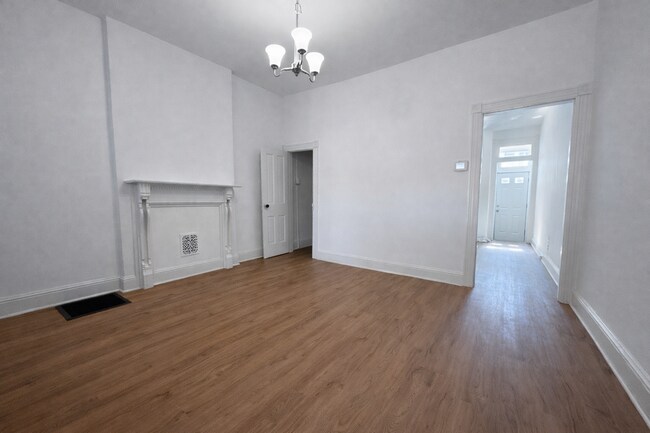 Foto del edificio - 450 E Lorraine Ave