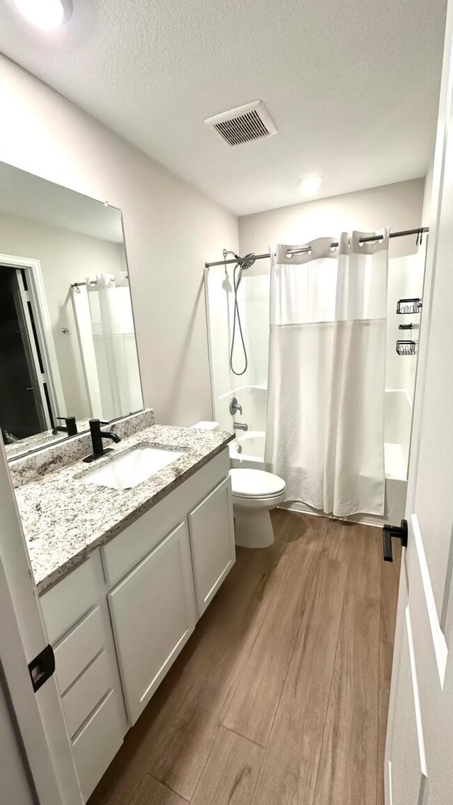 Foto del edificio - 236 Rustic Ridge Cir