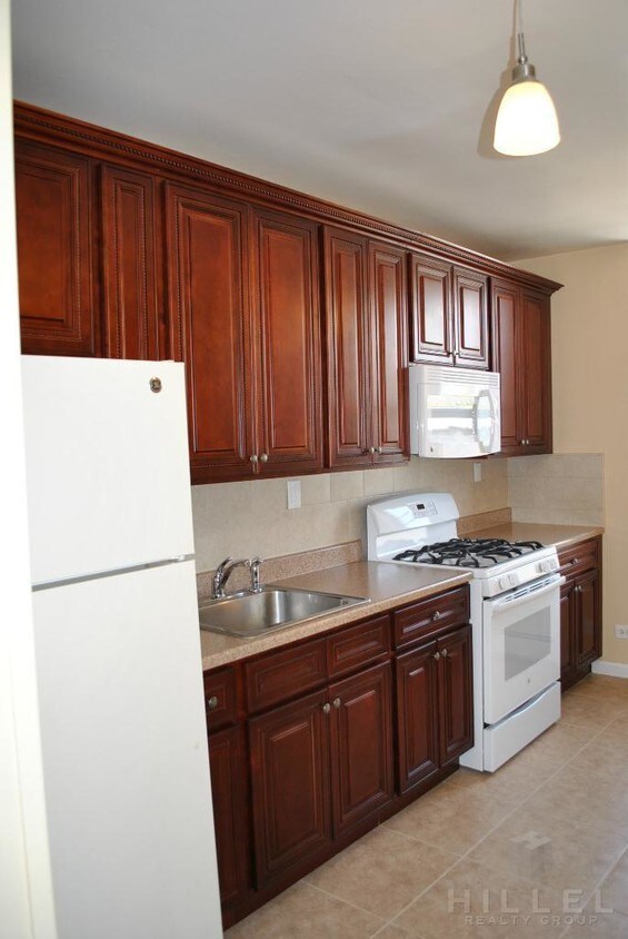 Primary Photo - 6009 Myrtle Ave