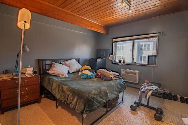 Foto del edificio - 4334 N Clarendon Ave