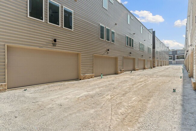 Building Photo - 1440 Hendon St