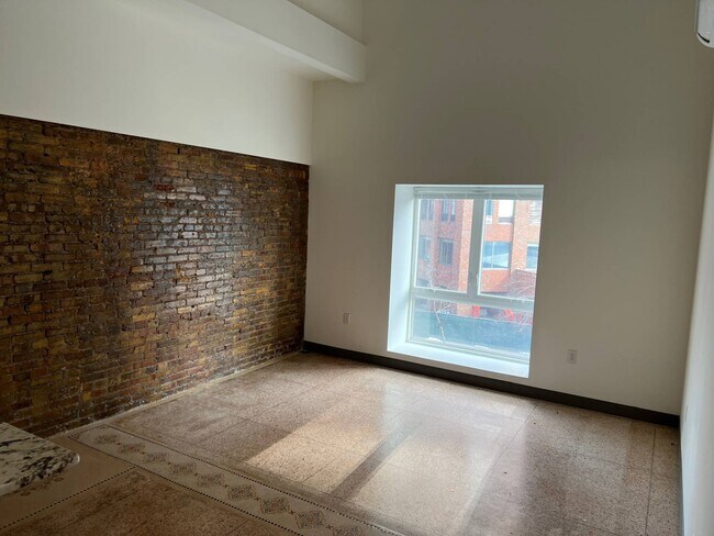 Foto del edificio - 480 S Salina St