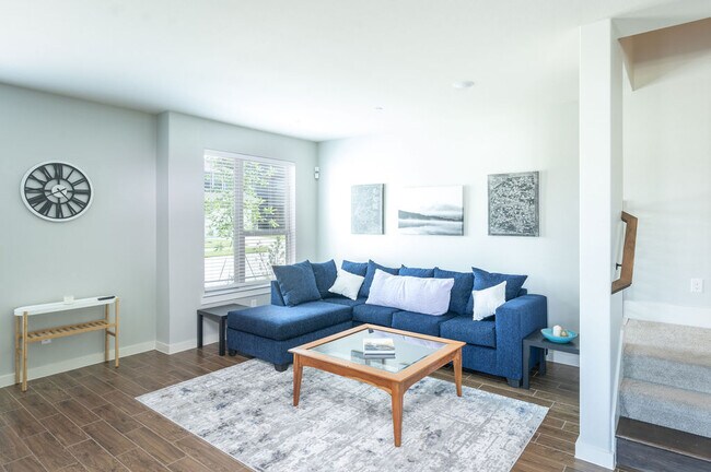 Building Photo - 1401 Alberti Ave