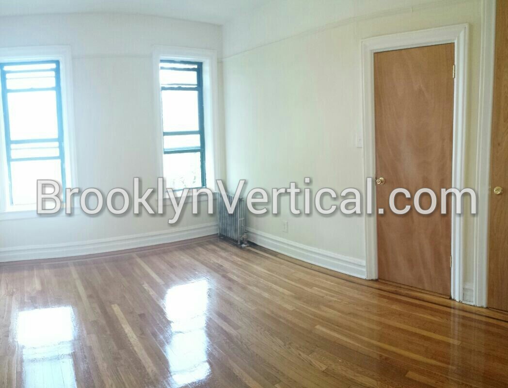 Primary Photo - 2157 Ocean Ave