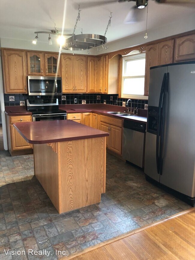 Foto del edificio - 3 br, 1.5 bath House - 408 Lisle