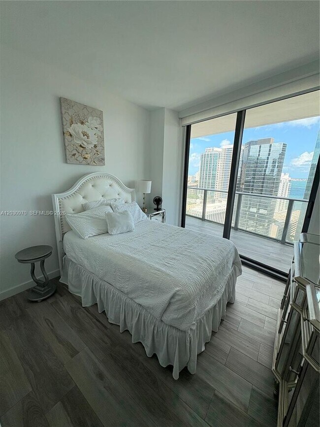 Foto del edificio - 1300 S Miami Ave