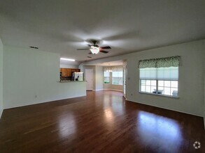 Building Photo - 109 Crescent Dr