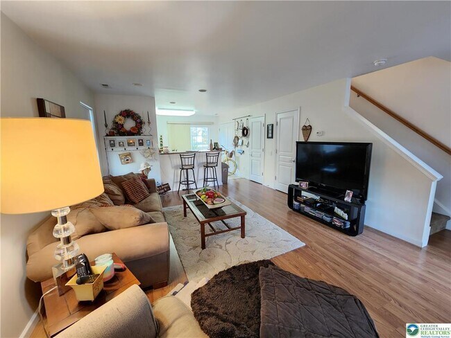 Foto del edificio - 1536 Artisan Ct