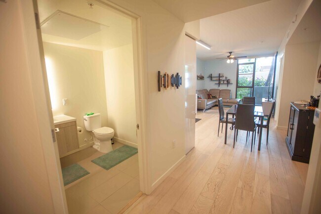 Foto del edificio - 2022 New Built Luxurious 2BR2BA Potrero Hi...