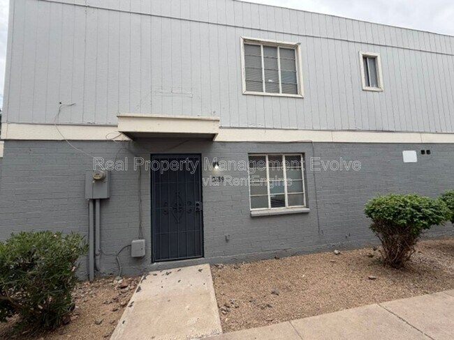 Foto del edificio - 2689 W Ocotillo Rd