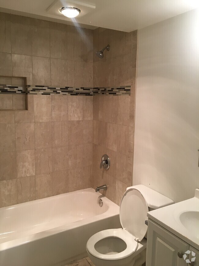 Glassmanor Apartments for Rent with a Yard Oxon Hill, MD 1 Rentals