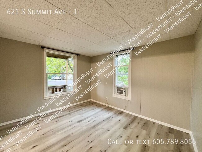 Foto del edificio - 621 S Summit Ave