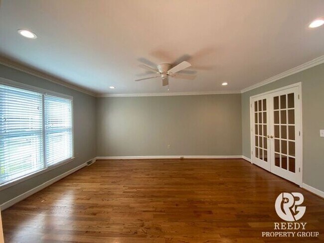 Building Photo - 111 Silver Pine Ct