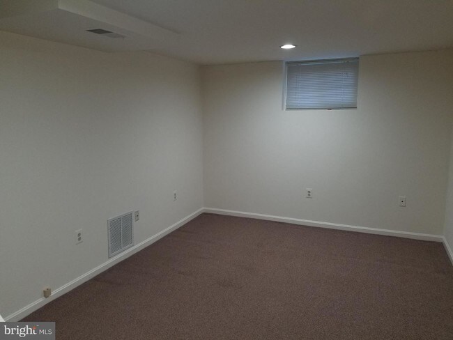 Foto del edificio - 3501 Alton Pl NW