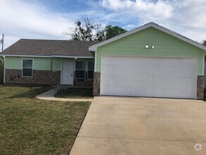 Building Photo - 424 S Cleburne Whitney Rd