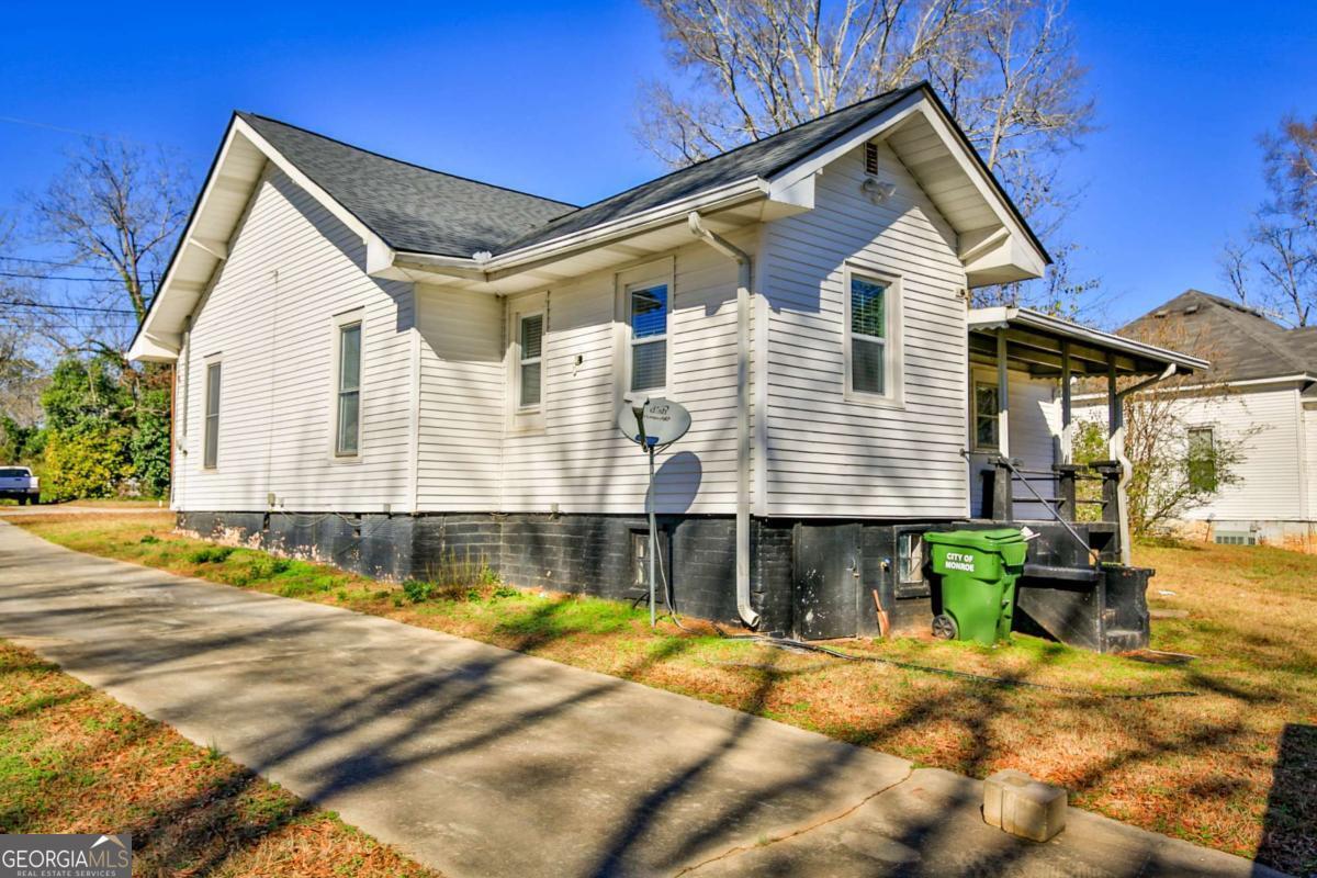 Primary Photo - 239 Boulevard