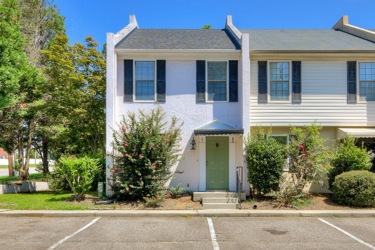 Primary Photo - 1 Carolina Pl