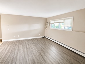 Building Photo - 283-435 Oaklawn Ave